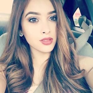 Meet your Posher, Crystal